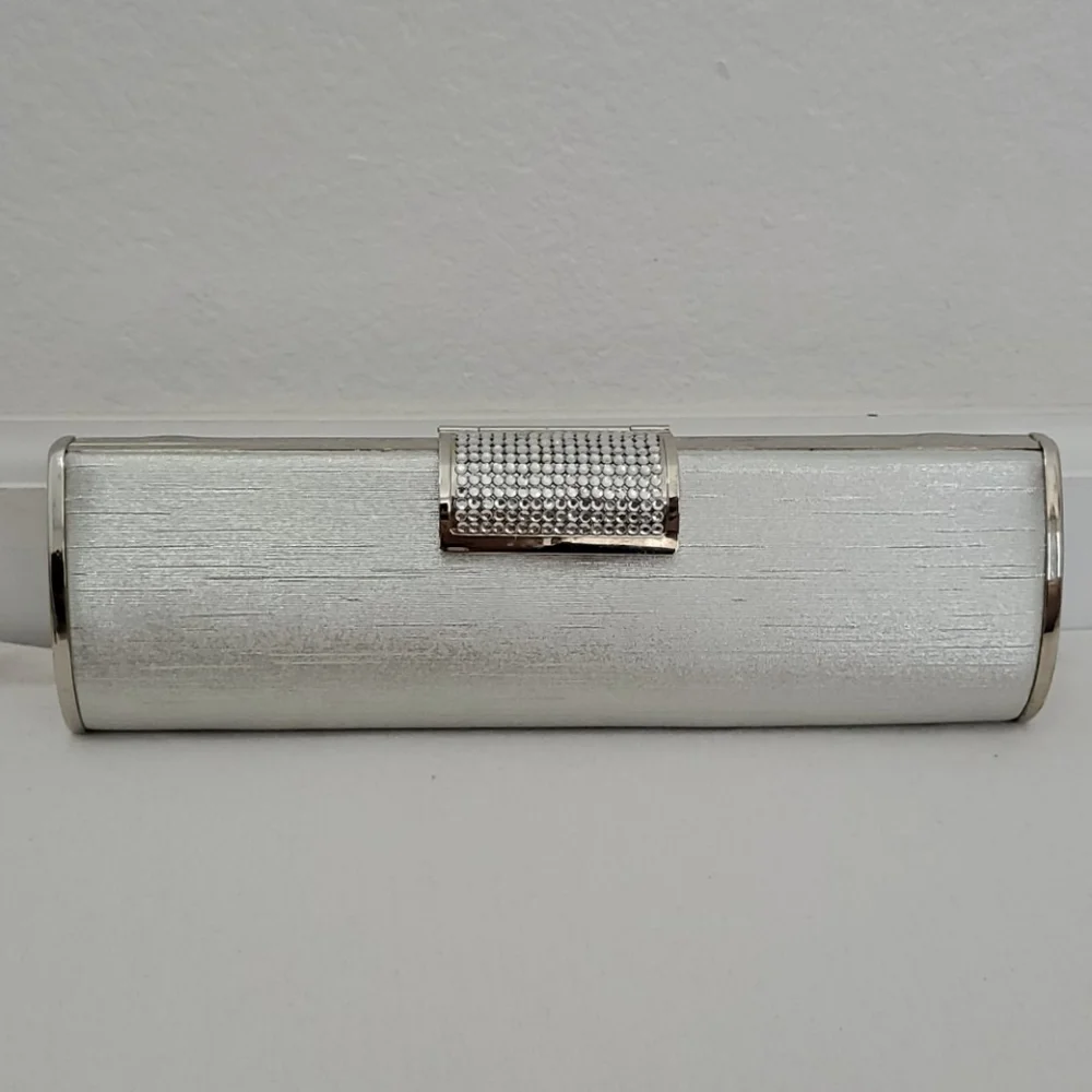 Silver clutch